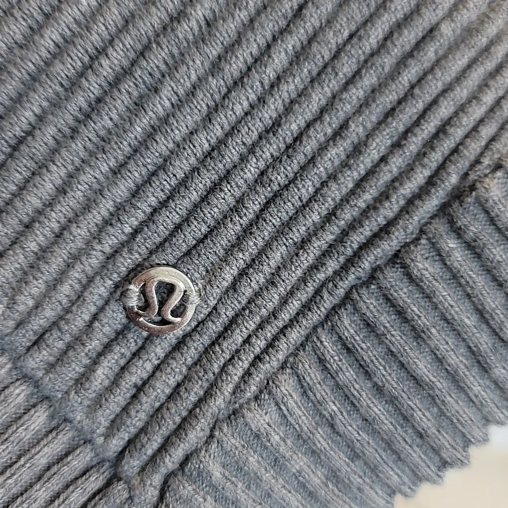 Lululemon Athletica Gray & White Ribbed It All Lines Up Poncho Women’s‎ One Size